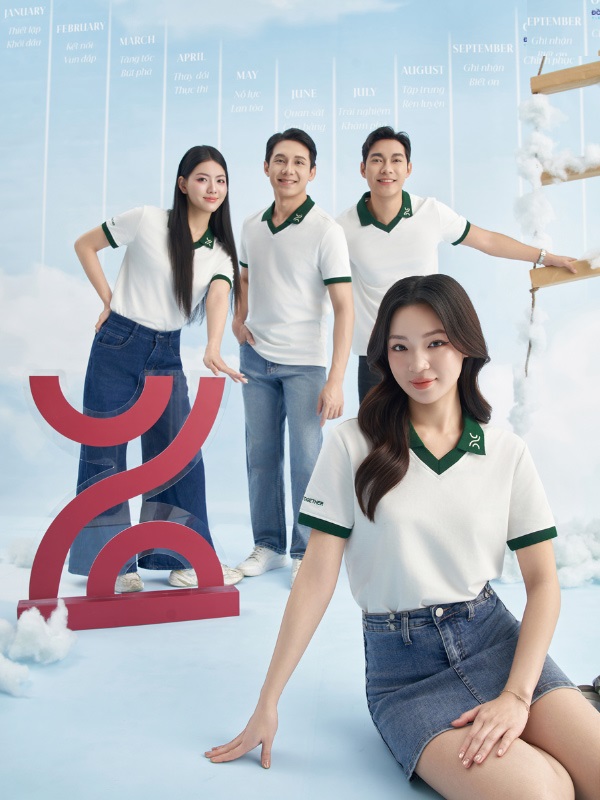 Áo Thun Đồng Phục Polo Cổ Tim Màu Trắng Gạo
